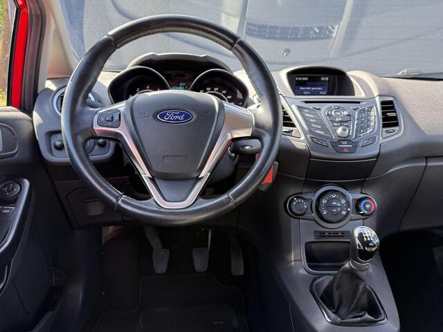 Ford FIESTA 1.0 EcoBoost Titanium 1e Eigenaar,Trekhaak,Airco,Weinig km,Distributie recent vervangen,5 Deurs,Apk tot 02-2026