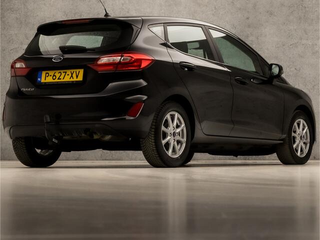Ford FIESTA 1.0 EcoBoost Titanium 100Pk Automaat (APPLE CARPLAY, GROOT NAVI, TREKHAAK, LM VELGEN, SPORTSTOELEN, CRUISE, PARKEERSENSOREN, NIEUWE APK, NIEUWSTAAT)