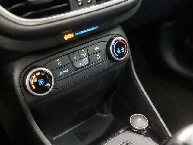 Ford FIESTA 1.0 EcoBoost Titanium 100Pk Automaat (APPLE CARPLAY, GROOT NAVI, TREKHAAK, LM VELGEN, SPORTSTOELEN, CRUISE, PARKEERSENSOREN, NIEUWE APK, NIEUWSTAAT)