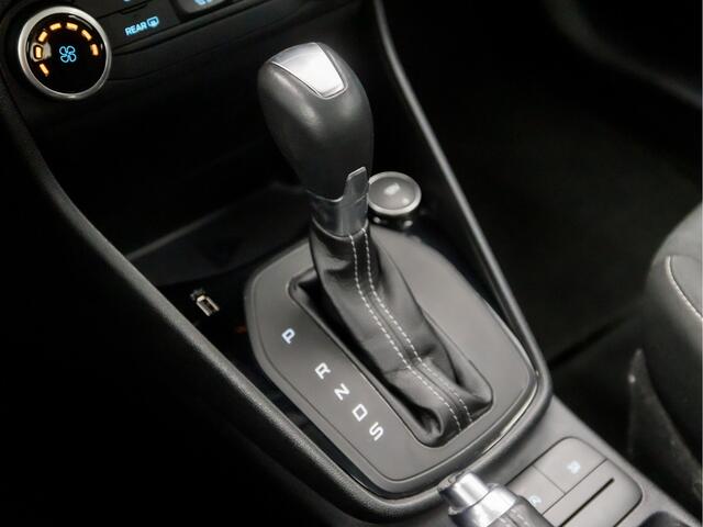 Ford FIESTA 1.0 EcoBoost Titanium 100Pk Automaat (APPLE CARPLAY, GROOT NAVI, TREKHAAK, LM VELGEN, SPORTSTOELEN, CRUISE, PARKEERSENSOREN, NIEUWE APK, NIEUWSTAAT)