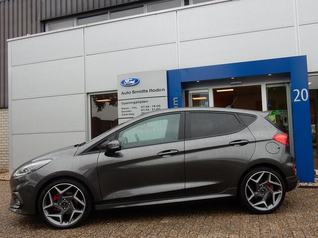 Ford FIESTA 1.5 200PK EcoBoost ST-3 | Panorama | Winter Pack | Full LED | 18-inch | B&O | Camera | Recaro |