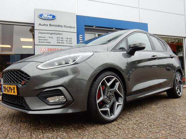 Ford FIESTA 1.5 200PK EcoBoost ST-3 | Panorama | Winter Pack | Full LED | 18-inch | B&O | Camera | Recaro |