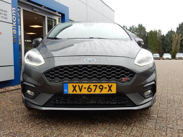 Ford FIESTA 1.5 200PK EcoBoost ST-3 | Panorama | Winter Pack | Full LED | 18-inch | B&O | Camera | Recaro |