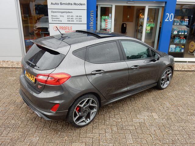 Ford FIESTA 1.5 200PK EcoBoost ST-3 | Panorama | Winter Pack | Full LED | 18-inch | B&O | Camera | Recaro |