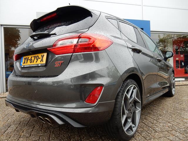 Ford FIESTA 1.5 200PK EcoBoost ST-3 | Panorama | Winter Pack | Full LED | 18-inch | B&O | Camera | Recaro |