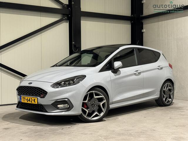 Ford FIESTA 1.5 EcoBoost ST-3 | performance | panorama | navi |