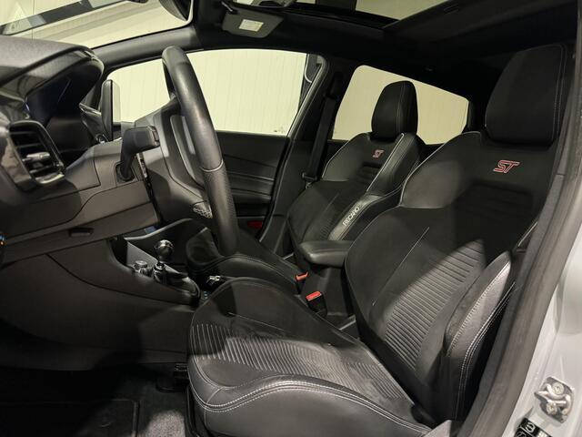Ford FIESTA 1.5 EcoBoost ST-3 | performance | panorama | navi |