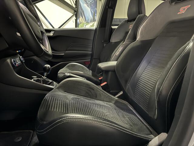 Ford FIESTA 1.5 EcoBoost ST-3 | performance | panorama | navi |