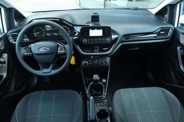 Ford FIESTA 1.1 TREND | CRUISE | TREKHAAK | VOORRUITVERW. | AIRCO