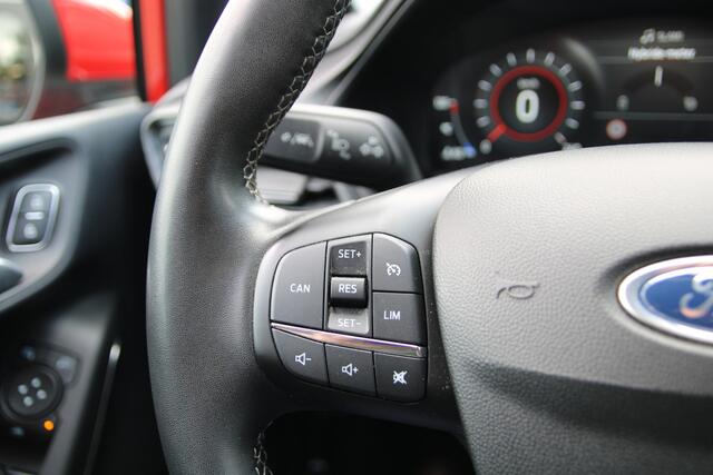 Ford FIESTA 1.0 EcoBoost Hybrid Titanium Vignale Automaat WINTER PACK | TREHAAK AFNEEMBAAR | NAVIGATIE |