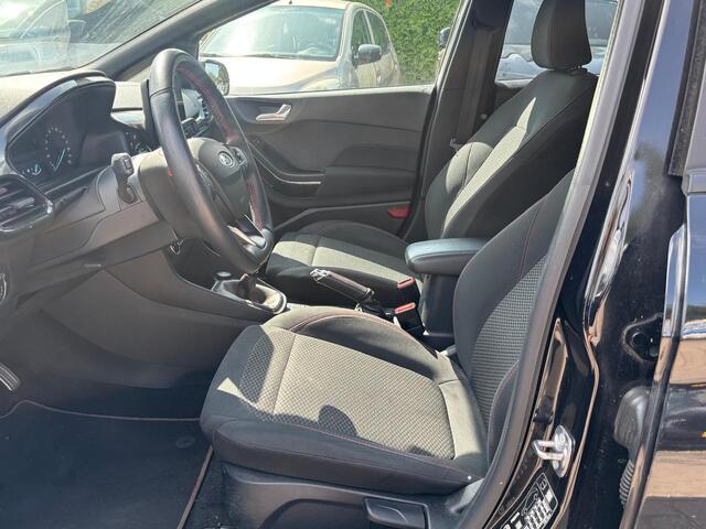 Ford FIESTA 1.0 EcoBoost ST-Line / LED / CarPlay / Clima