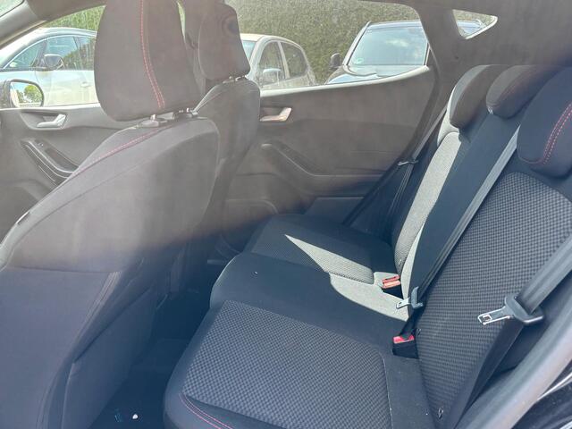 Ford FIESTA 1.0 EcoBoost ST-Line / LED / CarPlay / Clima