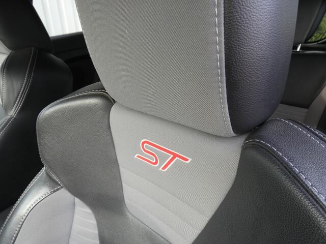Ford FIESTA 1.6 ST 182PK,Recaro,Navi,Clima,Stoelverw,Camera