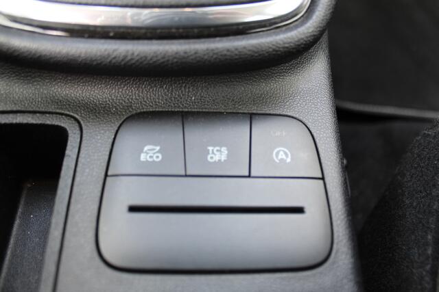 Ford FIESTA 1.0-100pk EcoBoost Titanium 5drs. Uiterst nette, luxe en zuinige Ford Fiesta. Voalautm. airco, Cruise control, Navigatie, LM wielen, Metallic lak, Parkeersensoren achter, Telefoonvoorb., Lane assist etc.