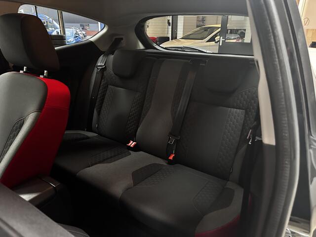 Ford FIESTA 1.0 EcoBoost Black Edition/ DEALER ONDERHOUDEN!/ 3-DRS/ Voorruitverw./ Stoelverw./ 17''LMV/ Keyless/ Clima/ Multi.LEDER.Stuur/ Getint Glas/ Elek.Pakket/ Isofix/ C.V.Afstand.