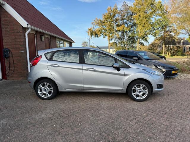 Ford FIESTA 1.0 STYLE ULTIMATE 5-DRS AIRCO/CRUISE/RADIO/PARKEERSENSOREN