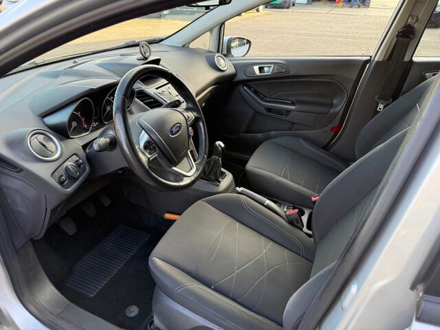 Ford FIESTA 1.0 STYLE ULTIMATE 5-DRS AIRCO/CRUISE/RADIO/PARKEERSENSOREN