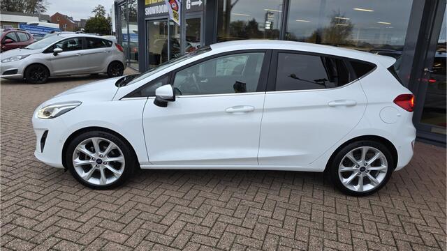 Ford FIESTA 1.0 EcoBoost Titanium**Automaat**Navigatie**Elektrische Inklapbaar Spiegels**Achteruitrij Camera**Lichtmetalen velgen** Perfect in Onderhoud** BOVAG Garantie