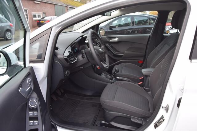 Ford FIESTA 1.0 ECOB. TITANIUM