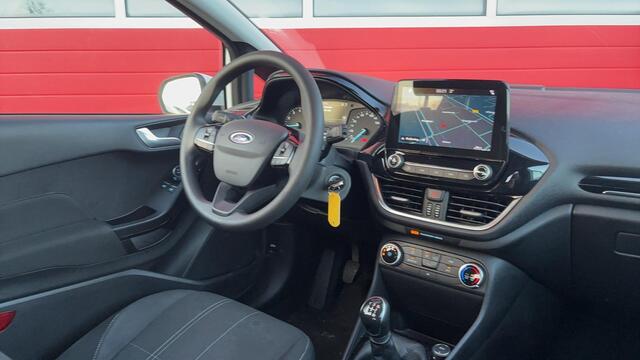 Ford FIESTA 1.1 Trend NWE D-RIEM / CARPLAY / VOORRUITVERW / NAVI / AIRCO / PDC / DAB+ / NL-AUTO