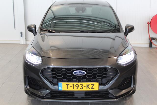 Ford FIESTA 1.0-125pk EcoBoost Mild-Hybrid ST-Line. Luxe, sportieve en goed onderhouden Fiesta ! Autm. airco, Cruise control, Lane assist, 17" Lmv, Parkeersensoren Achter, Metallic lak, Navigatie by Apple/Android, LED verlichting etc.