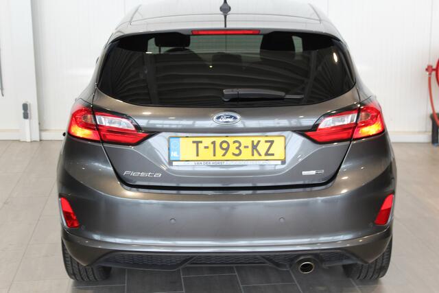 Ford FIESTA 1.0-125pk EcoBoost Mild-Hybrid ST-Line. Luxe, sportieve en goed onderhouden Fiesta ! Autm. airco, Cruise control, Lane assist, 17" Lmv, Parkeersensoren Achter, Metallic lak, Navigatie by Apple/Android, LED verlichting etc.