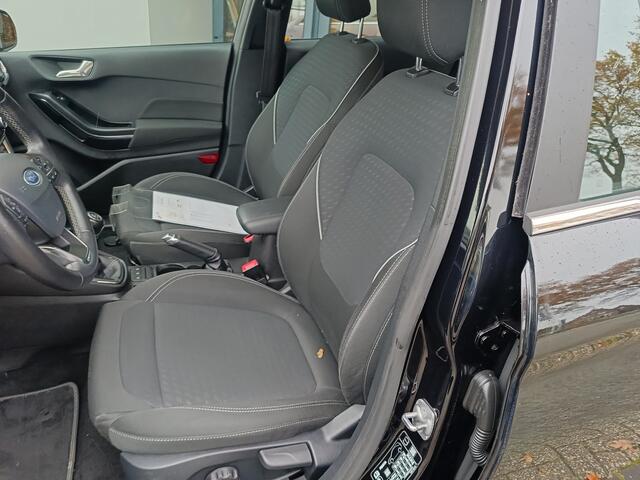 Ford FIESTA 1.0 EcoBoost Titanium | Airco | Cruise controle | Trekhaak | LM velgen |