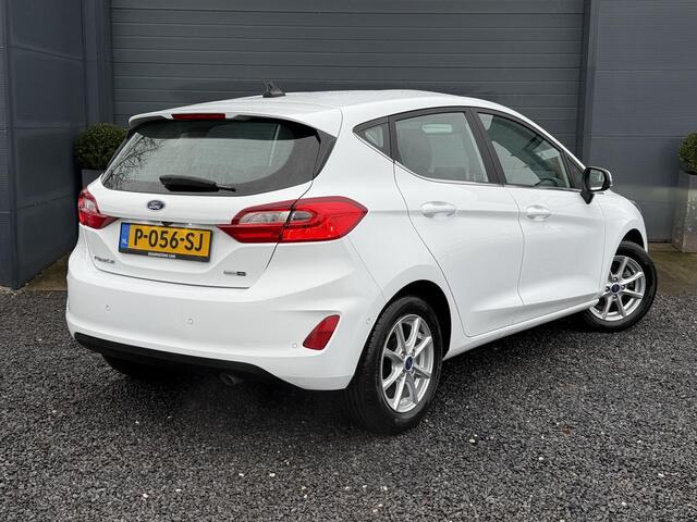 Ford FIESTA 1.0 EcoBoost Hybrid ST-Line X Navi,125pk,6 Bak,Carplay,Camera,Stoelverw,Stuurverw,Clima,Cruise,Pdc V+A,Lm velgen,N.A.P,Apk tot 04-2027
