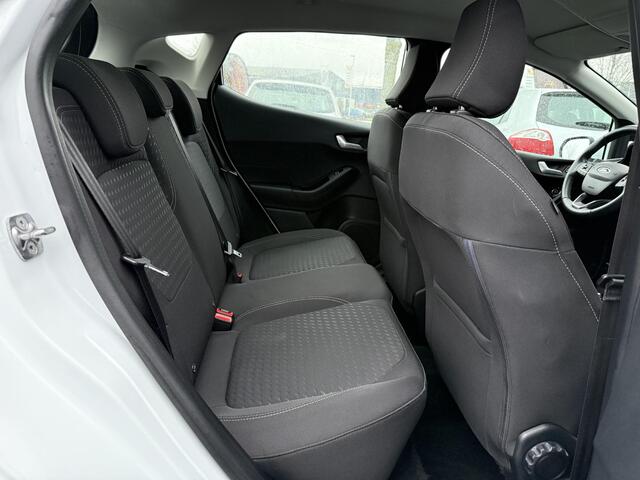 Ford FIESTA 1.0 EcoBoost Hybrid ST-Line X Navi,125pk,6 Bak,Carplay,Camera,Stoelverw,Stuurverw,Clima,Cruise,Pdc V+A,Lm velgen,N.A.P,Apk tot 04-2027