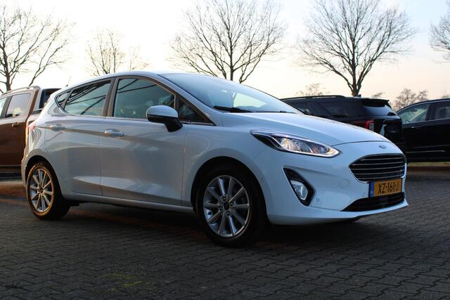 Ford FIESTA 1.0 EcoBoost Titanium | B&O Audio | Parkeersensoren | Stoelverwarming + Stuurverwarming | Camera | LED |