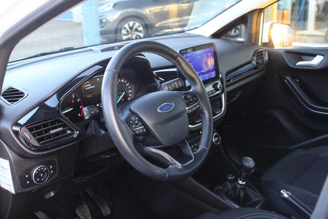 Ford FIESTA 1.0 EcoBoost Titanium | B&O Audio | Parkeersensoren | Stoelverwarming + Stuurverwarming | Camera | LED |