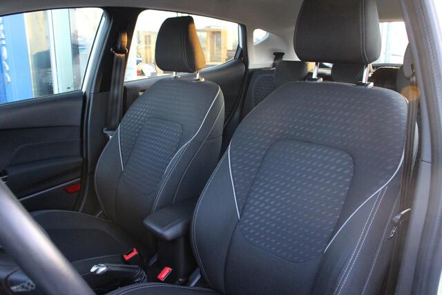 Ford FIESTA 1.0 EcoBoost Titanium | B&O Audio | Parkeersensoren | Stoelverwarming + Stuurverwarming | Camera | LED |