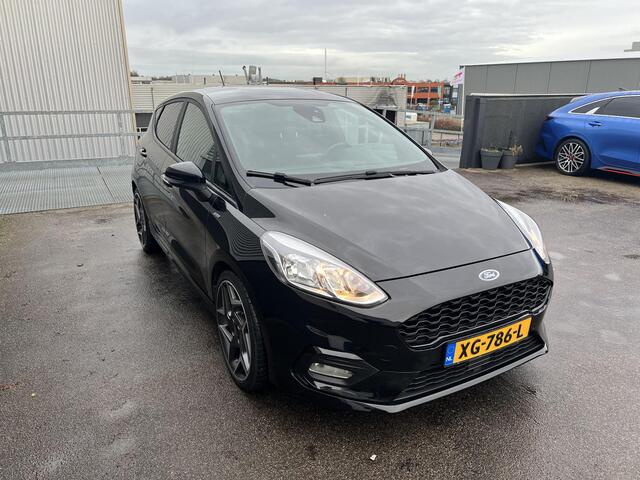 Ford FIESTA 1.0 EcoBoost Titanium ST-Line Navigatie, LMV, Privacy glass, Cruise control, Smart Key, Climate control, Parkeersensoren, Historie + boekjes