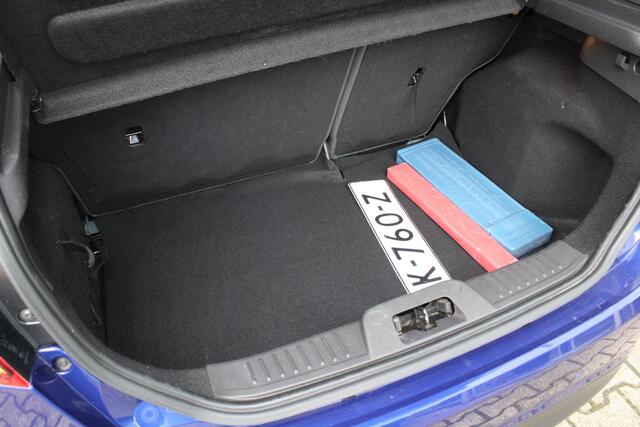 Ford FIESTA 1.0 EcoBoost ST Line | Trekhaak | Dealeronderhouden | Climate Control | Camera | Cruise Control | Navigatie | Lichtmetalen Velgen | Spoiler |