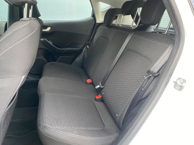 Ford FIESTA BWJ 2023 | 1.0T Hybrid 126PK Titanium | CLIMA | CARPLAY | CRUISE | NAVI | PRIVACY GLASS |