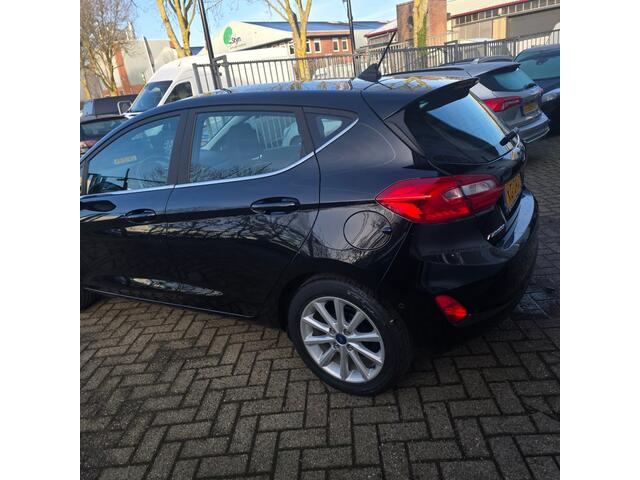 Ford FIESTA 1.0 Ecoboost Titanium ** nieuwe distributieriem **