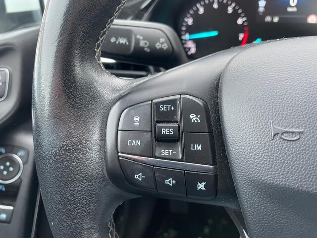 Ford FIESTA EcoBoost Titanium | Trekhaak | Adapt. Cruise | Verwarmde Voorruit | Camera | 4 seiz. banden | B&O Audio |