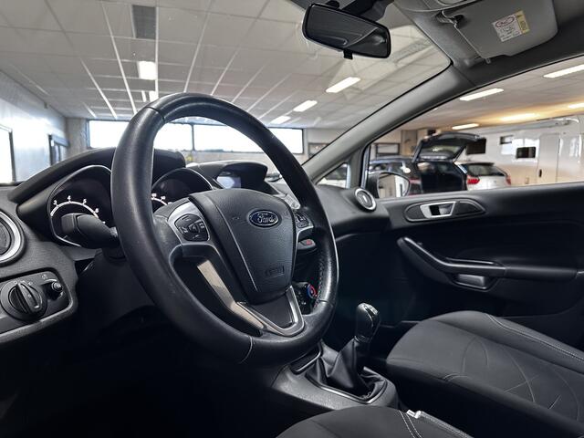Ford FIESTA 1.0 Style Ultimate/ Trekhaak/ 15'' LMV/ Camera/ Navi/ Airco/ Cruise/ Elek. pakket/ Isofix/ Bluetooth/ Multi. LEDER. Stuur/ Mistl./ PDC V+A/ LED Dagrijverl.