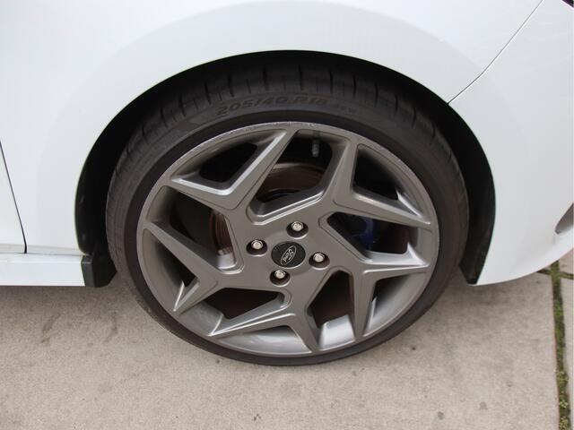 Ford FIESTA 1.5 ST-3 Dealer ond, B&O, Stoelverwarming, FULL LED Prijspakker!