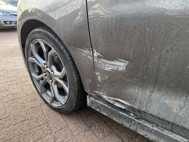 Ford FIESTA 1.0 EcoBoost ST-Line schade!!