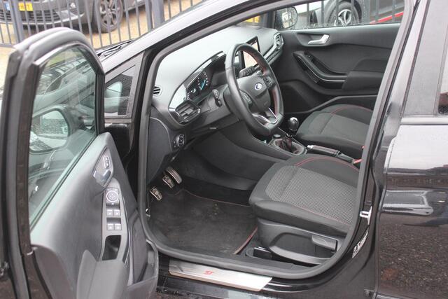 Ford FIESTA 1.0 EcoBoost ST-Line, Apple CarPlay!