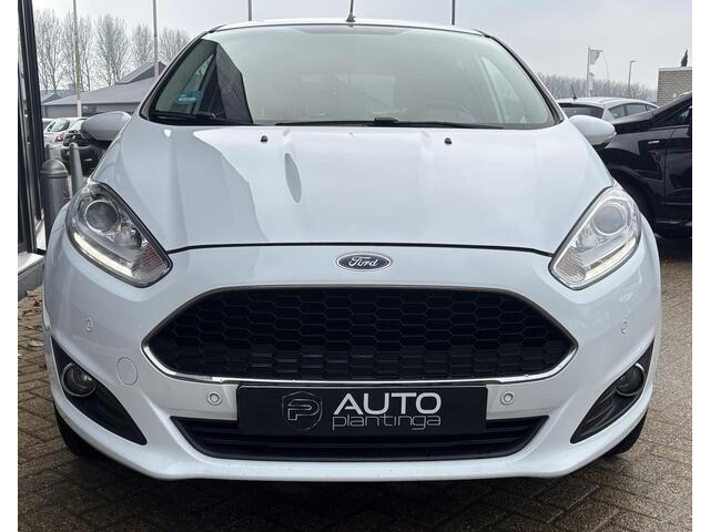 Ford FIESTA 1.0 Style Ultimate | Nette Staat | Volledige Onderhoudshistorie | Cruise Control | Navigatie | Airco | 5 Deurs | Parkeersensoren Voor en Achter | 2 Sleutels |