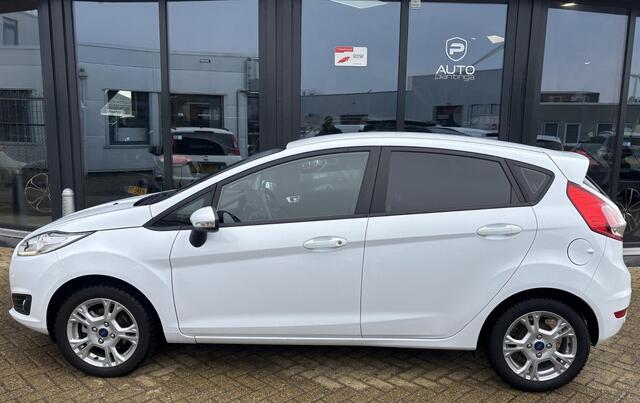 Ford FIESTA 1.0 Style Ultimate | Nette Staat | Volledige Onderhoudshistorie | Cruise Control | Navigatie | Airco | 5 Deurs | Parkeersensoren Voor en Achter | 2 Sleutels |
