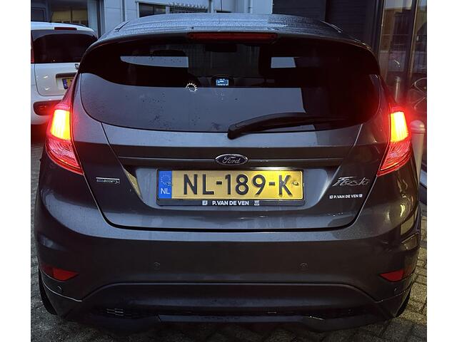 Ford FIESTA 1.0 EcoBoost ST Line 125PK | Nette Staat | NL AUTO | Sportstoelen | Led | Vooruitverwarming | Climate Control | Cruise Control | Grote Spoiler | Parkeersensoren | NAP | 2 Sleutels |