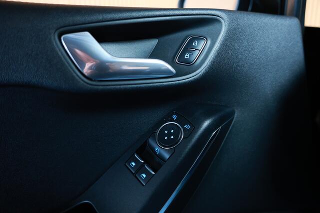 Ford FIESTA 1.0 EcoBoost Titanium AUTOM CARPLAY NAVI CRUISE STOELVW "17