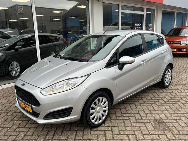 Ford FIESTA 1.0 Style Essential Zeer nette Nederlandse auto, incl. boekjes! Navigatie, Start/Stop systeem, airconditioning, centrale deurvergrendeling met afst.bediening, elektrische ramen