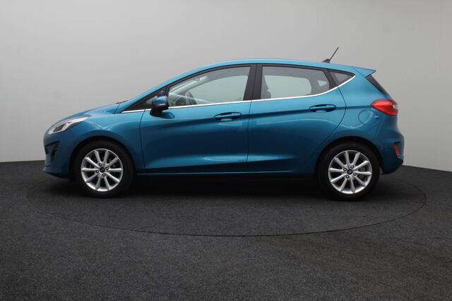 Ford FIESTA 1.0 EcoBoost Titanium 2018 | Goed Onderhouden | Navigatie | Stoelverwarming | Stuurverwarming | Carplay | Lichtmetalen Velgen | DAB Radio | Achteruitrij Camera | 2 Sleutels | Boekjes | Nationale Autopas