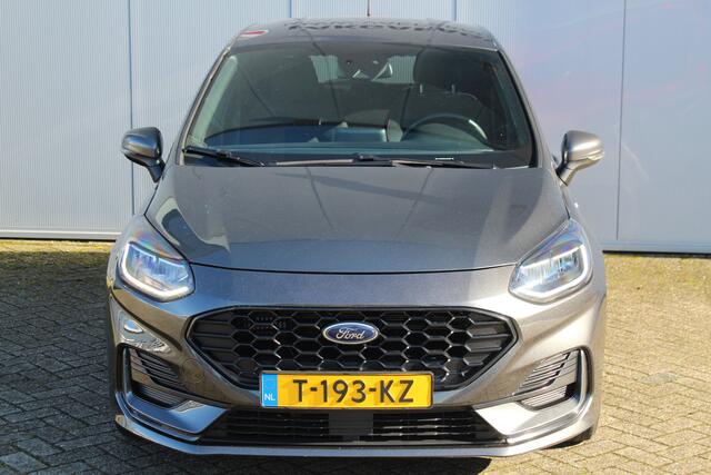 Ford FIESTA 1.0-125pk EcoBoost Mild-Hybrid ST-Line. Luxe, sportieve en goed onderhouden Fiesta ! Autm. airco, Cruise control, Lane assist, 17" Lmv, Parkeersensoren Achter, Metallic lak, Navigatie by Apple/Android, LED verlichting etc.