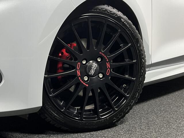 Ford FIESTA 1.5 EcoBoost ST-3 | NAVI | TREKHAAK | RECARO | KEYLESS | STOELVERWARMING |