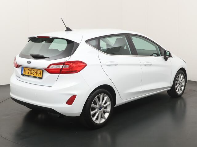 Ford FIESTA EcoBoost 100PK Titanium | Cruise I Climate I Parkeersensoren | Apple/Android carplay